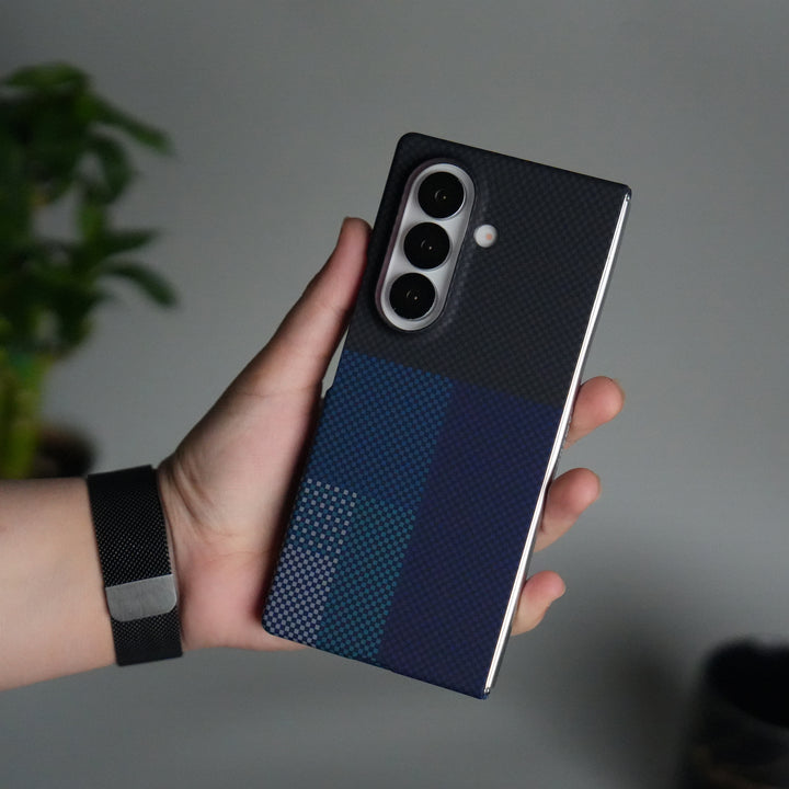 Galaxy Z Fold 7 Carbon Fiber Texture Design Hard Pc MagSafe Case Cover CornerGreen