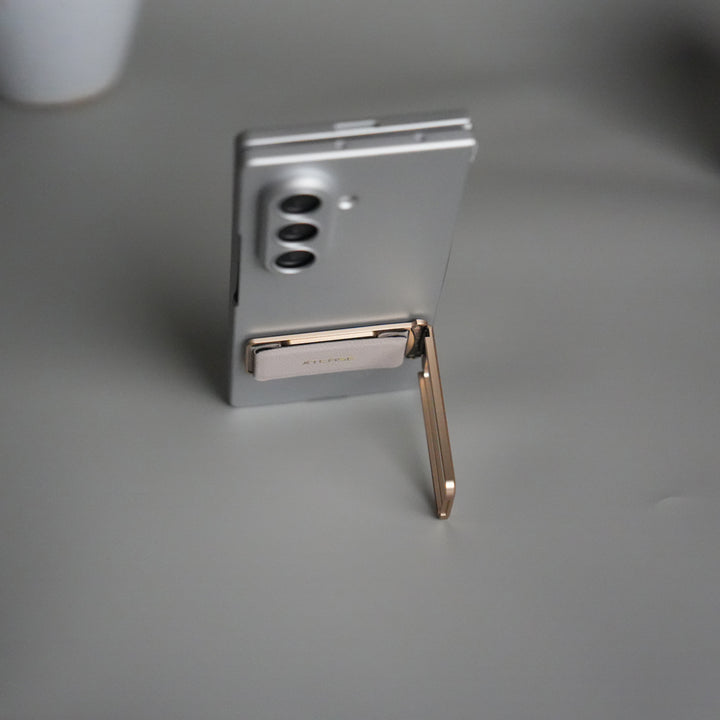 Galaxy Z Fold 7 Ultra-thin Wristband Brace Holder Kick Stand Front Glass Protective Case