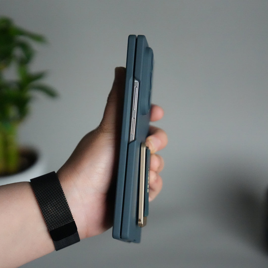 Galaxy Z Fold 7 Ultra-thin Wristband Brace Holder Kick Stand Front Glass Protective Case