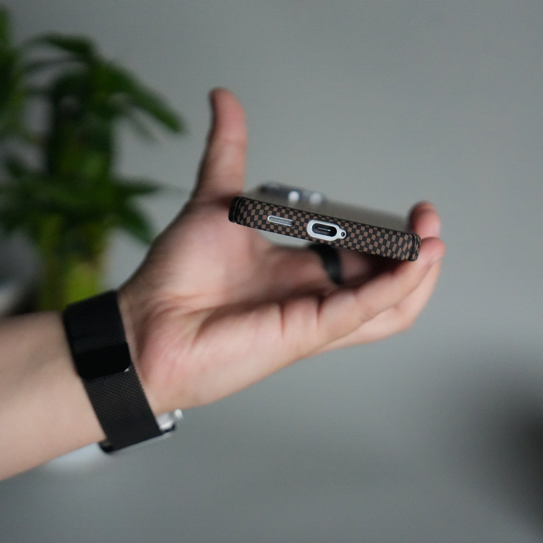 Galaxy S24 Carbon Fiber Texture Aramid Design Hard Pc MagSafe Case Cover | OrangeRed