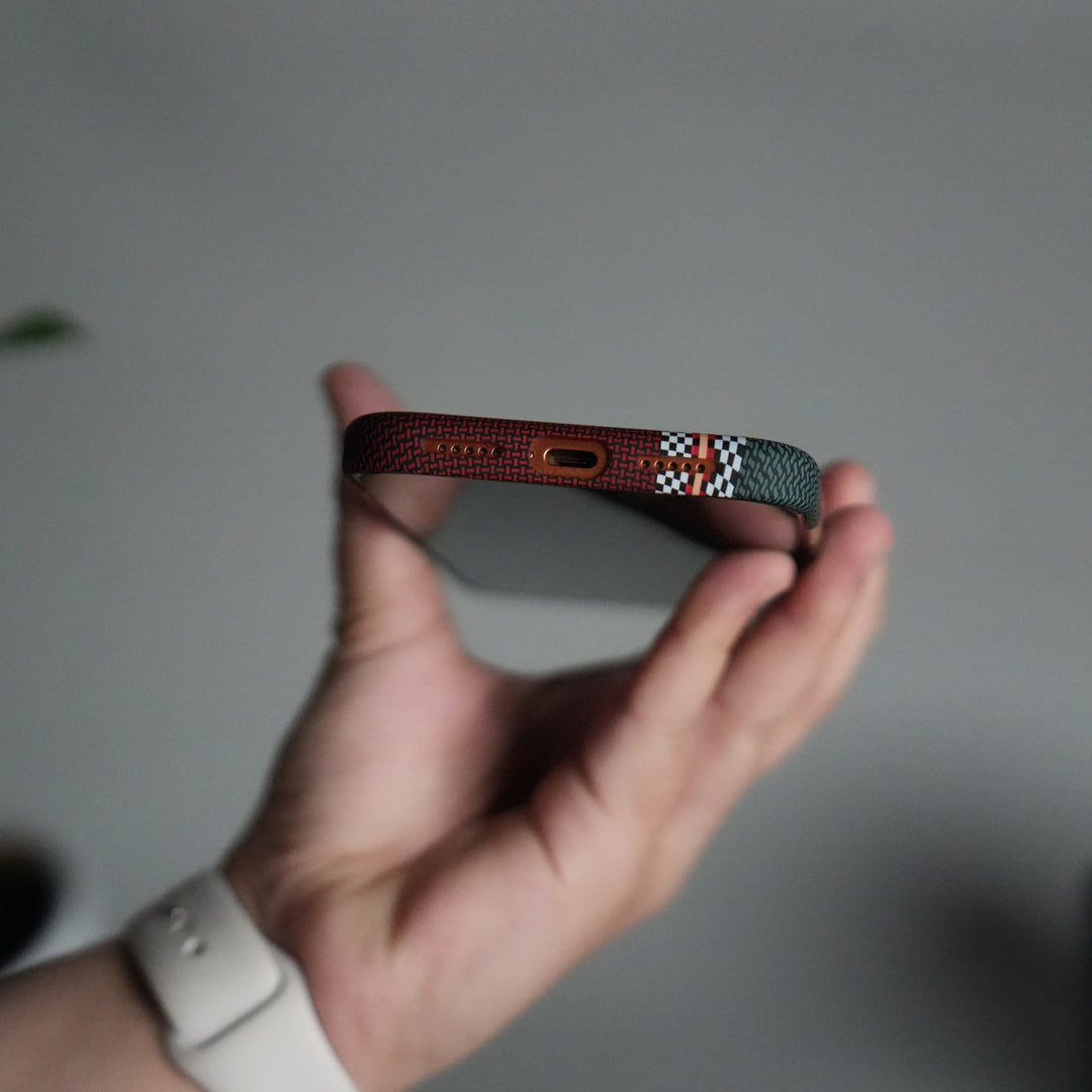 iPhone 17 Pro Carbon Fiber Texture Design Hard Pc MagSafe Case Cover GreenRed