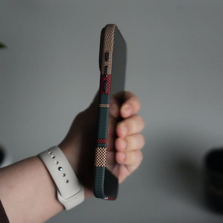 iPhone 17 Pro Carbon Fiber Texture Design Hard Pc MagSafe Case Cover GreenRed