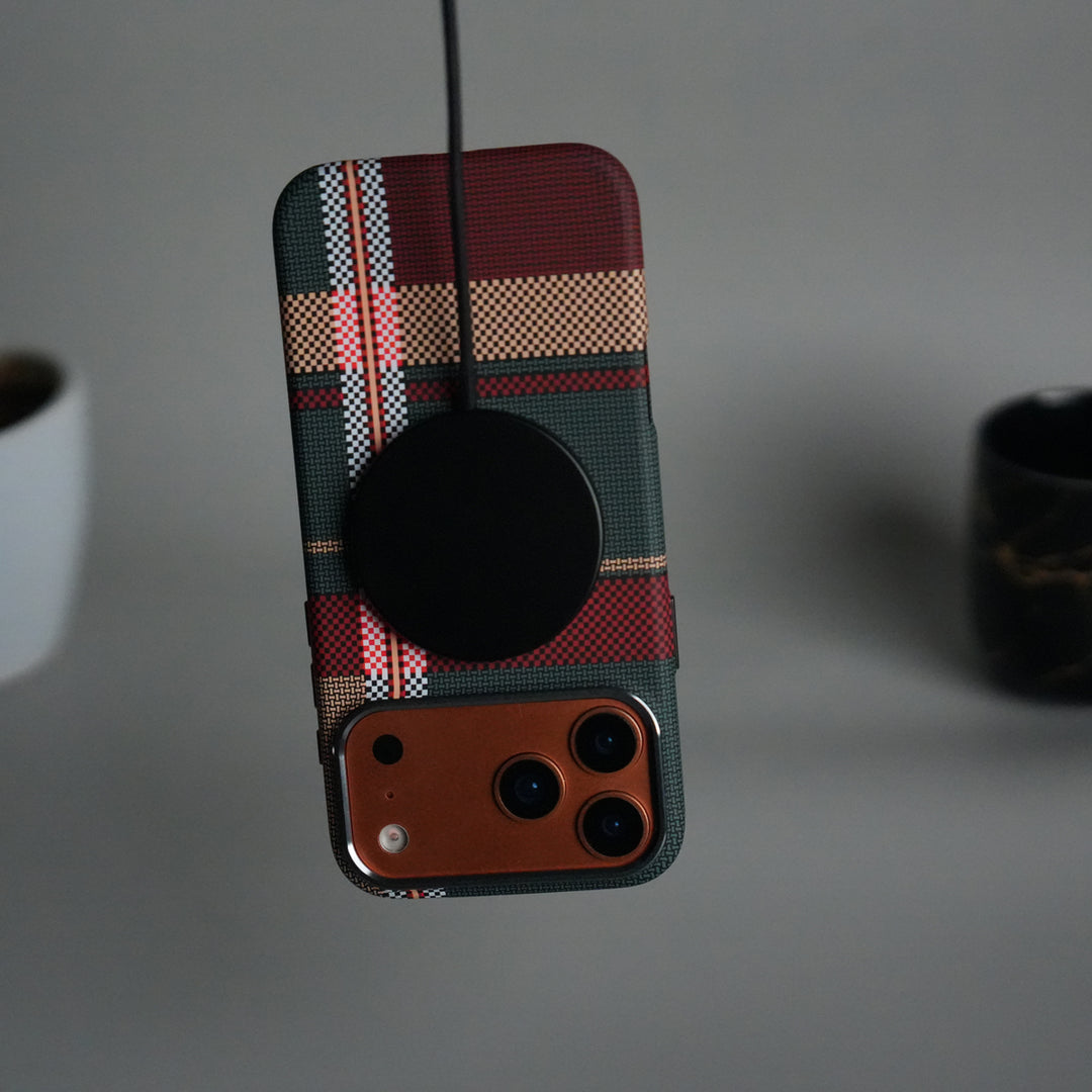 iPhone 17 Pro Carbon Fiber Texture Design Hard Pc MagSafe Case Cover GreenRed