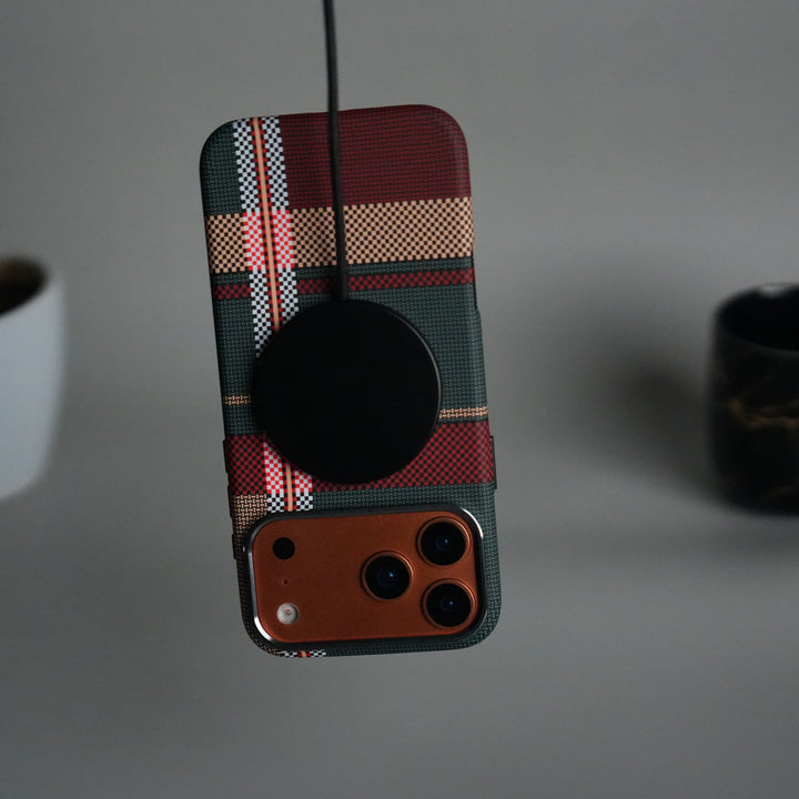 iPhone 17 Pro Carbon Fiber Texture Design Hard Pc MagSafe Case Cover GreenRed