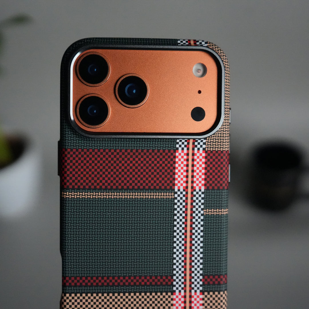 iPhone 17 Pro Carbon Fiber Texture Design Hard Pc MagSafe Case Cover GreenRed