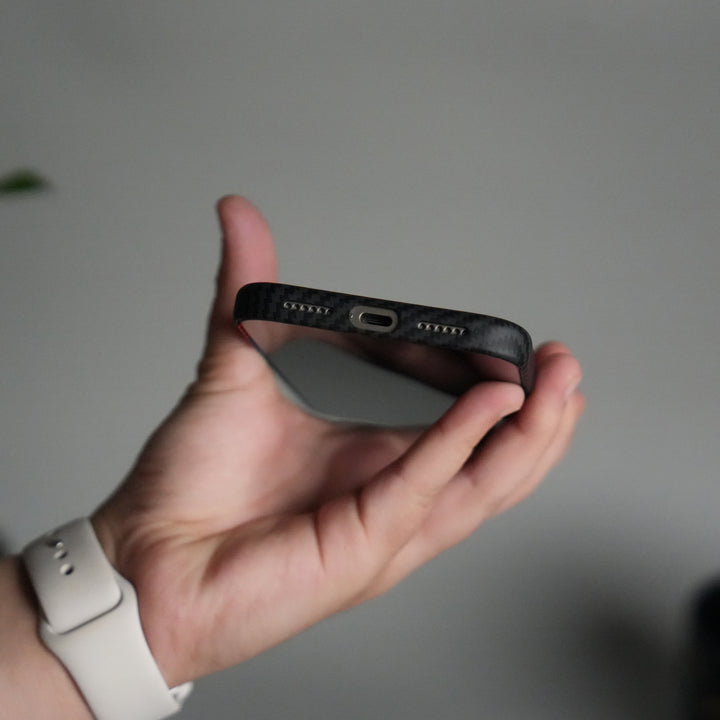 iPhone 17 Pro Carbon Fiber Texture Design Hard Pc MagSafe Case Cover CrossBlueRed