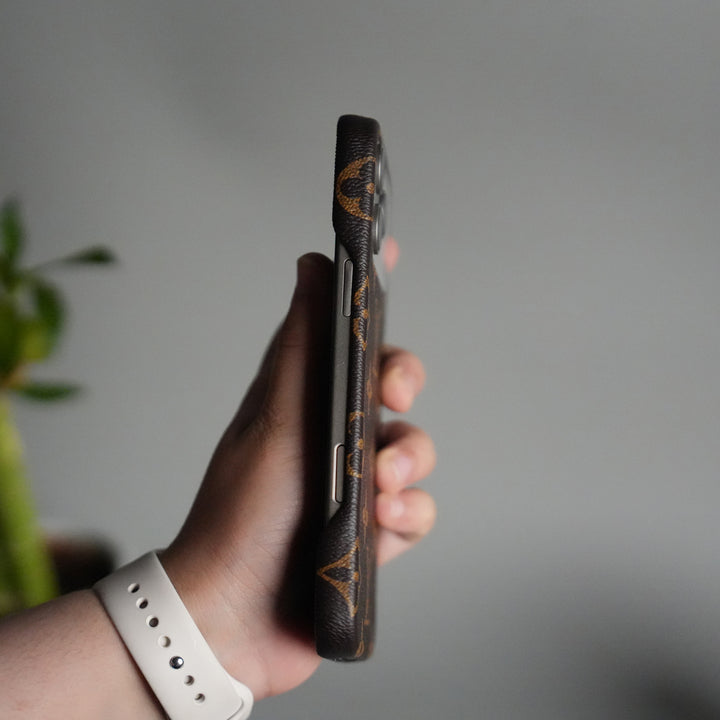 iPhone 17 Series Luxury Full PU Leather Designer Case Cover