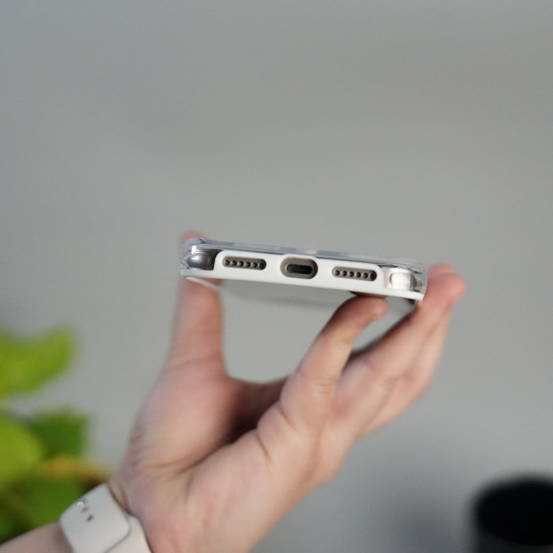 iPhone 17 Pro Max Crystal Clear Anti-Yellow Case with MagSafe & Metal Camera Bumper