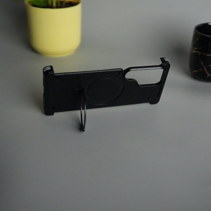 Galaxy S25 ultra Leather Frameless Metal Kickstand Case