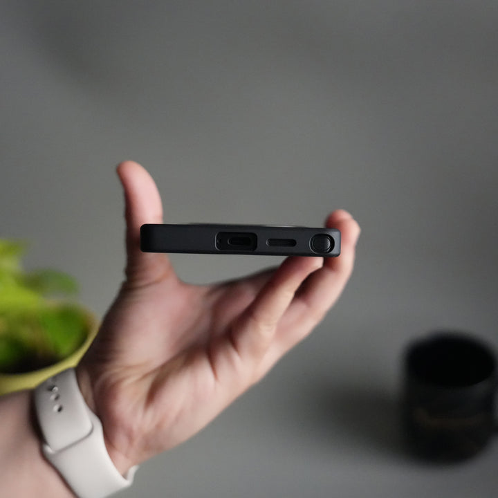 Galaxy S25 Ultra CarbonShield Metal Camera Ring and Rotating Stand Case