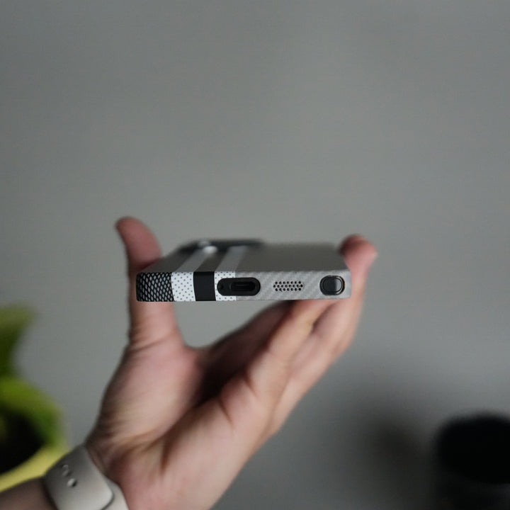Galaxy S24 Ultra Series Carbon Fiber Texture Aramid Design Hard Pc MagSafe Cover | Stripe Design