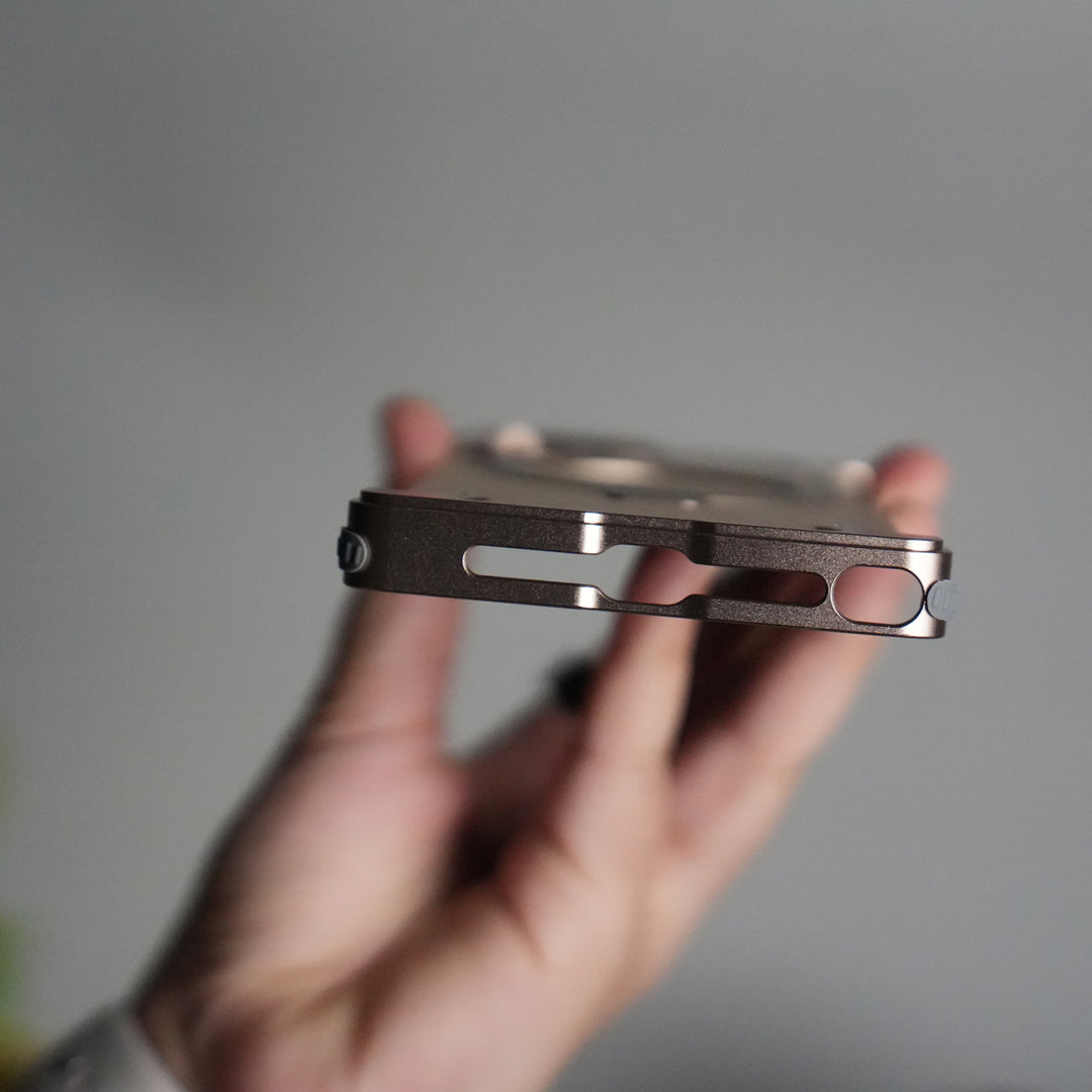 Galaxy S24 ultra Leather Frameless Metal Kickstand Case