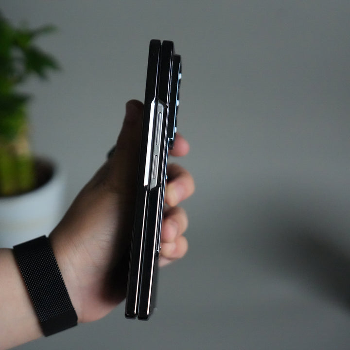 Galaxy Z Fold 7 Carbon Fiber Texture Case with Front Glass Protection | Chrome Plated Frame & Kick Stand