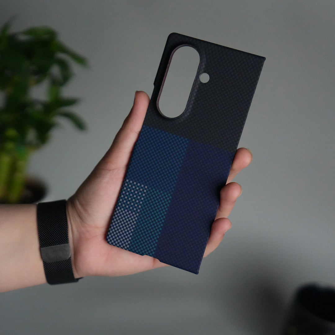 Galaxy Z Fold 7 Carbon Fiber Texture Design Hard Pc MagSafe Case Cover CornerGreen