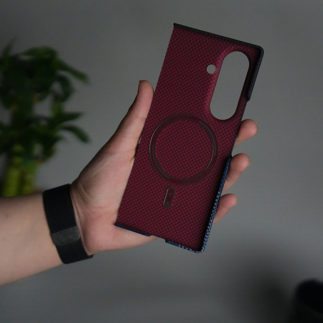 Galaxy Z Fold 7 Carbon Fiber Texture Design Hard Pc MagSafe Case Cover CornerGreen