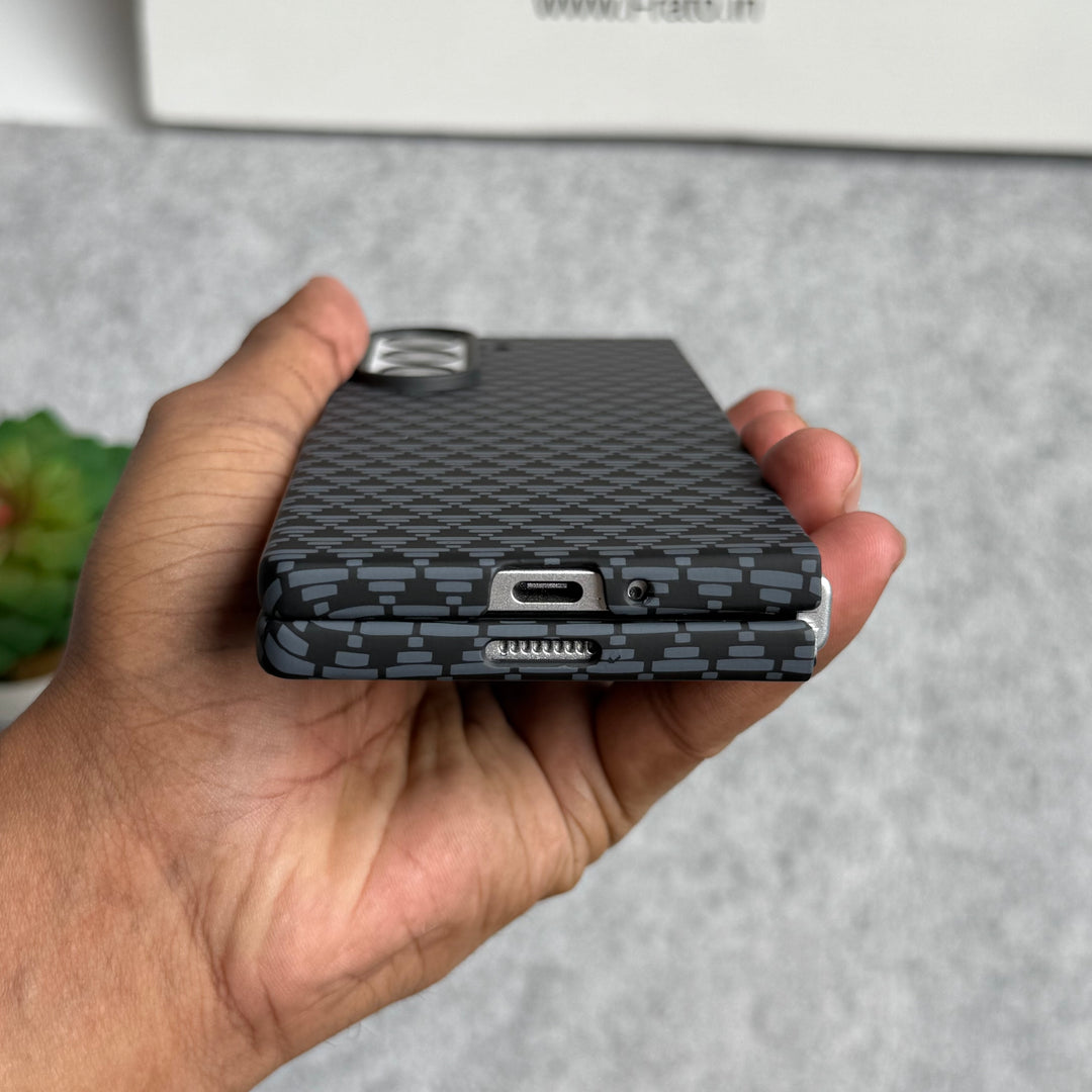 Samsung Galaxy Z Fold 6 Small Geometric Triangle Pattern Case Cover