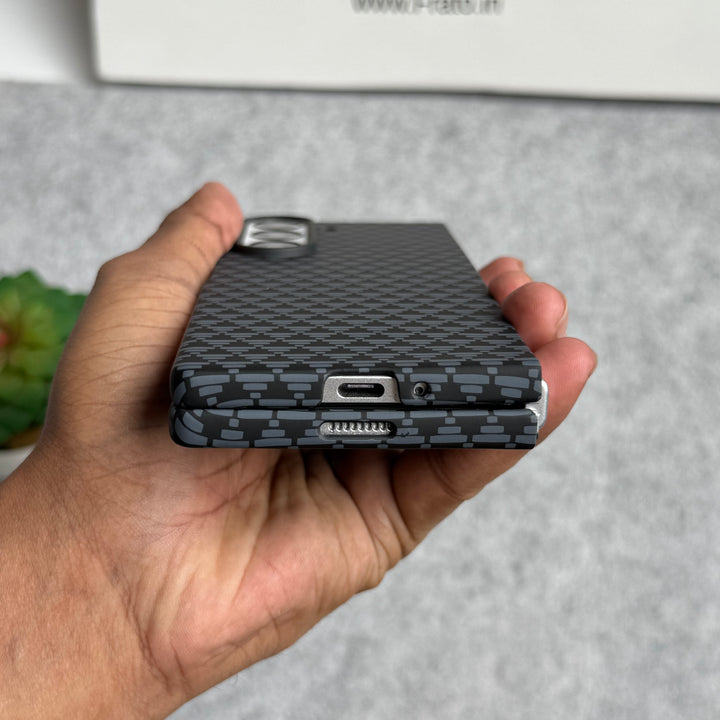 Samsung Galaxy Z Fold 6 Small Geometric Triangle Pattern Case Cover