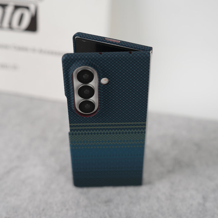 Samsung Galaxy Z Fold 7 Carbon Fiber Texture Aramid Design Hard Pc MagSafe Case Cover