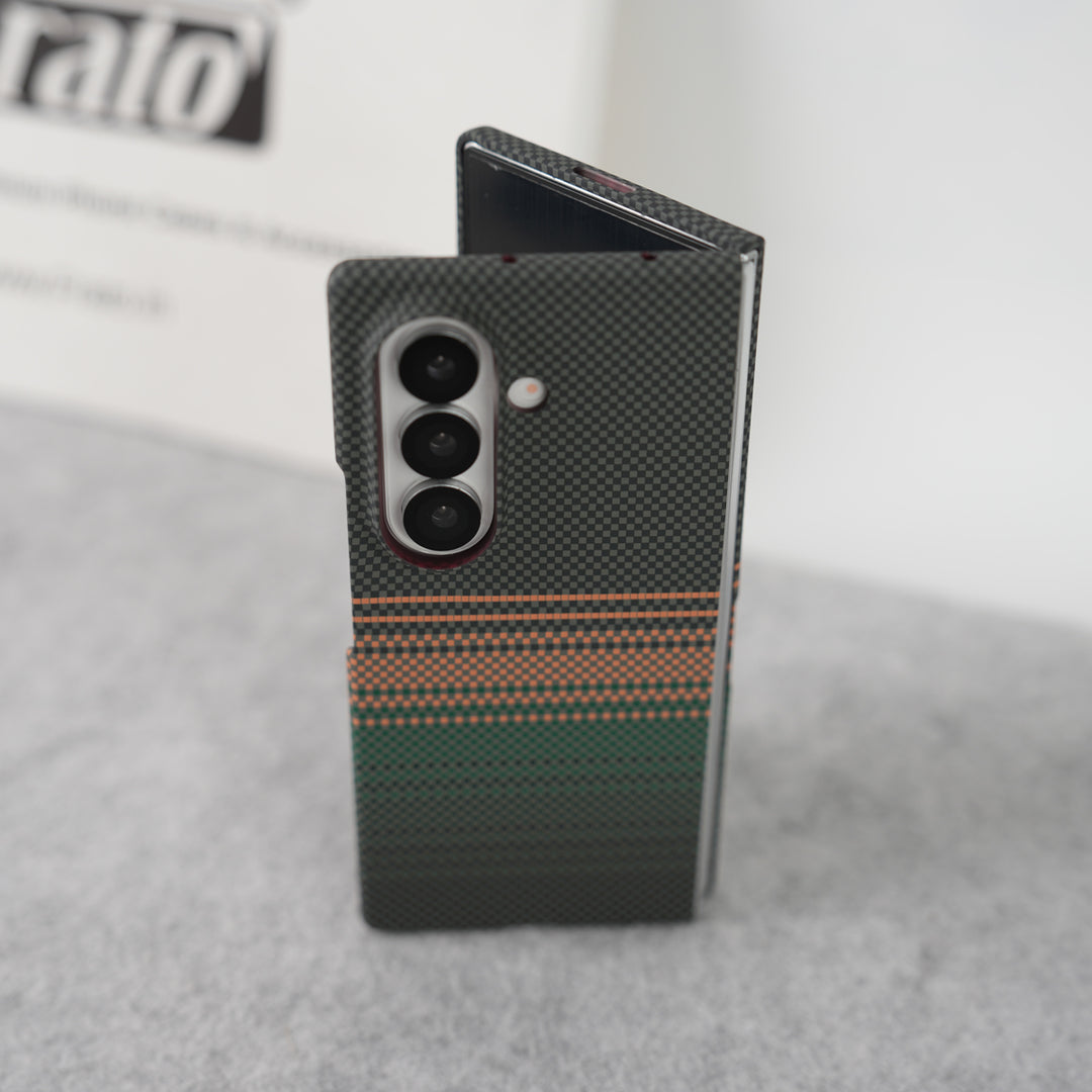 Samsung Galaxy Z Fold 7 Carbon Fiber Texture Aramid Design Hard Pc MagSafe Case Cover