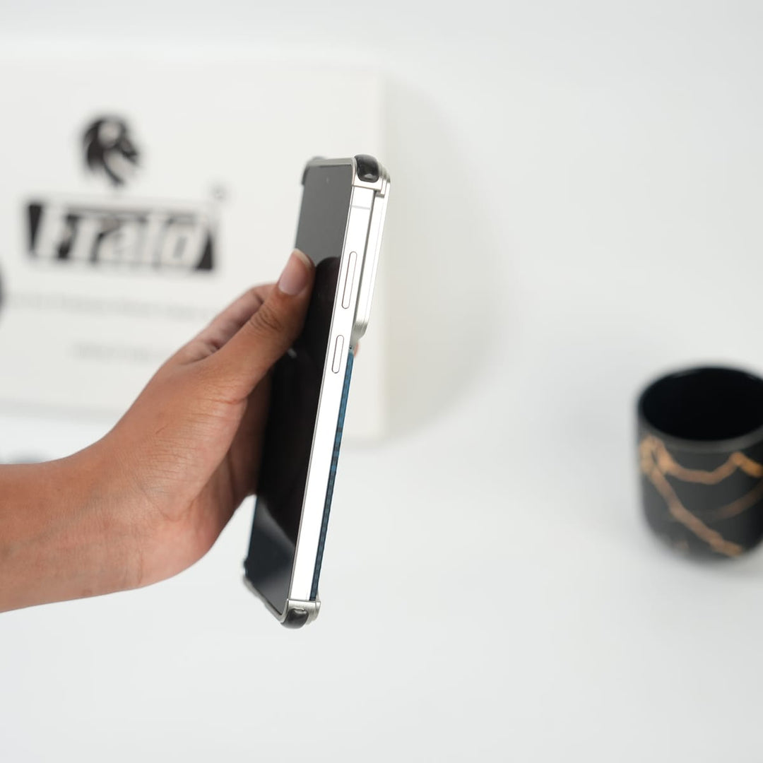 FRATO Aeroflex Metal Galaxy S26 Ultra Premium Aramid Fiber Texture Frameless Metal Kickstand Case