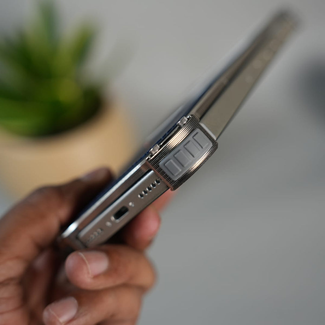 FRATO Aeroflex Metal iPhone 17 Series Premium Blue Carbon Design Aluminium Metal Snap On Rotating Stand case