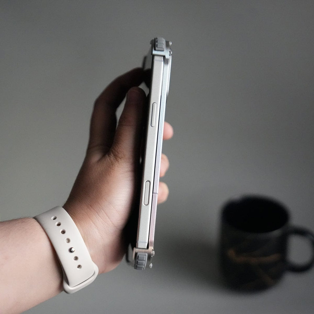 FRATO Aeroflex Metal iPhone 17 Series Premium Silver Carbon Design Aluminium Metal Snap On Rotating Stand case