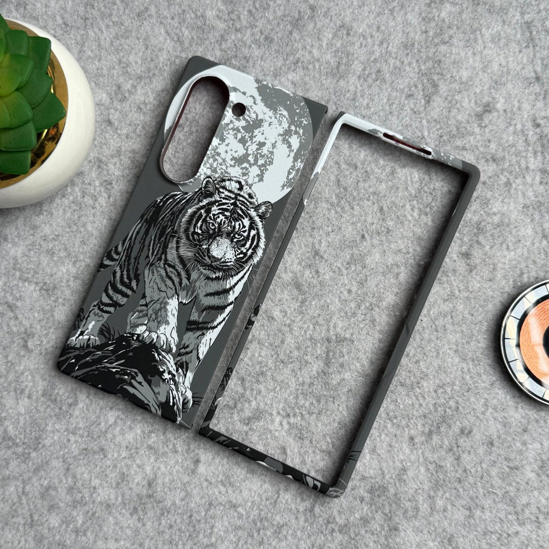FRATO Fold 6 Collection Galaxy Z Fold 6 / Gray Tiger Samsung Galaxy Z Fold Series Carbon Fiber Texture Tiger Lion Design Hard Pc MagSafe Case Cover