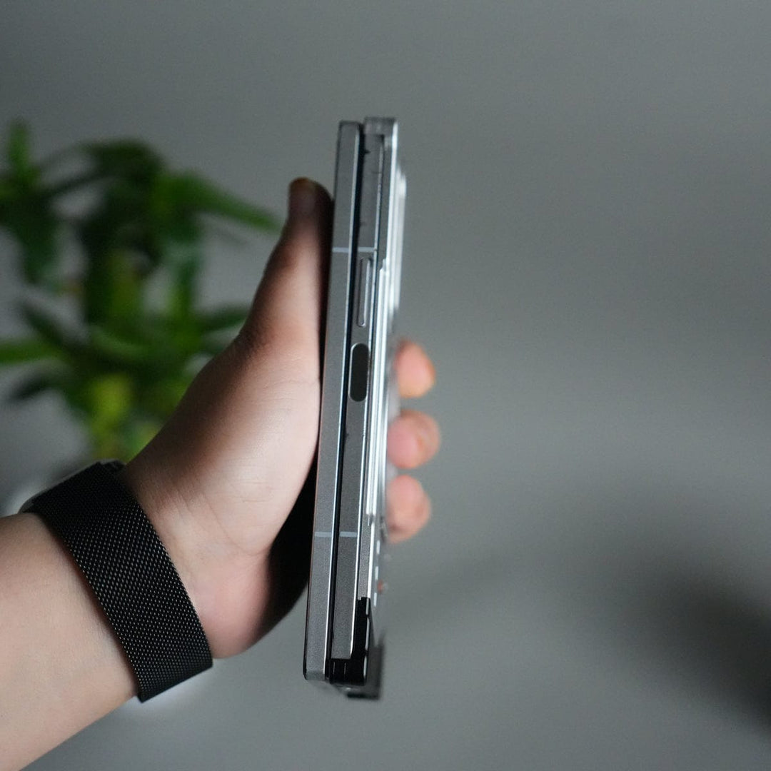FRATO Fold 6 Collection Galaxy Z Fold 6 Magnetic Aluminum Alloy Metal Rimless Frame Heat Dissipation Stand Phone Case