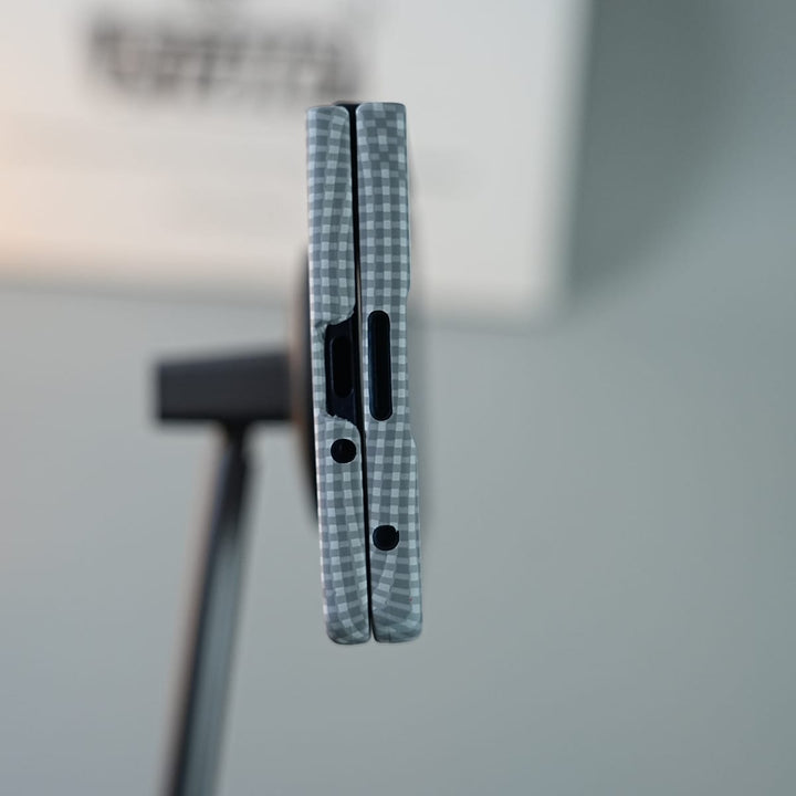 FRATO Fold 7 Collection Galaxy Fold 7 Premium Pixel Gradient MagSafe Case with Metal Camera Frame