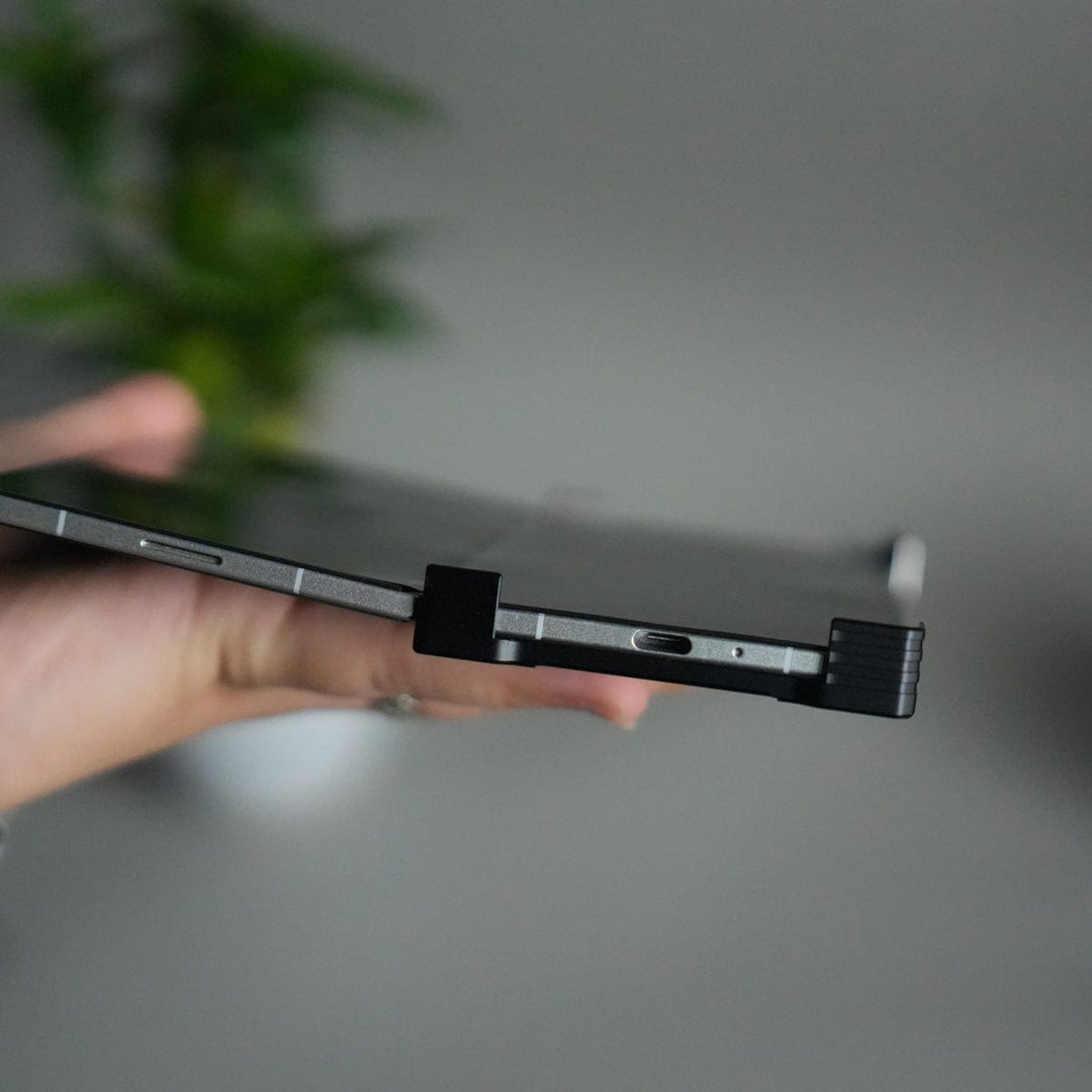 FRATO Fold 7 Collection Galaxy Z Fold 7 Magnetic Aluminum Alloy Metal Rimless Frame Heat Dissipation Stand Phone Case