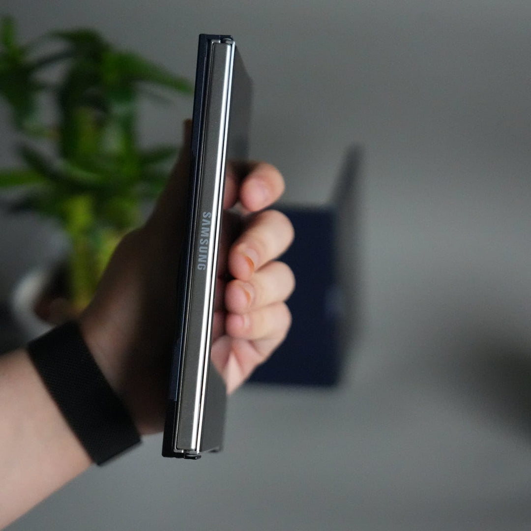 FRATO Fold 7 Collection Galaxy Z Fold 7 Magnetic Aluminum Alloy Metal Rimless Frame Heat Dissipation Stand Phone Case