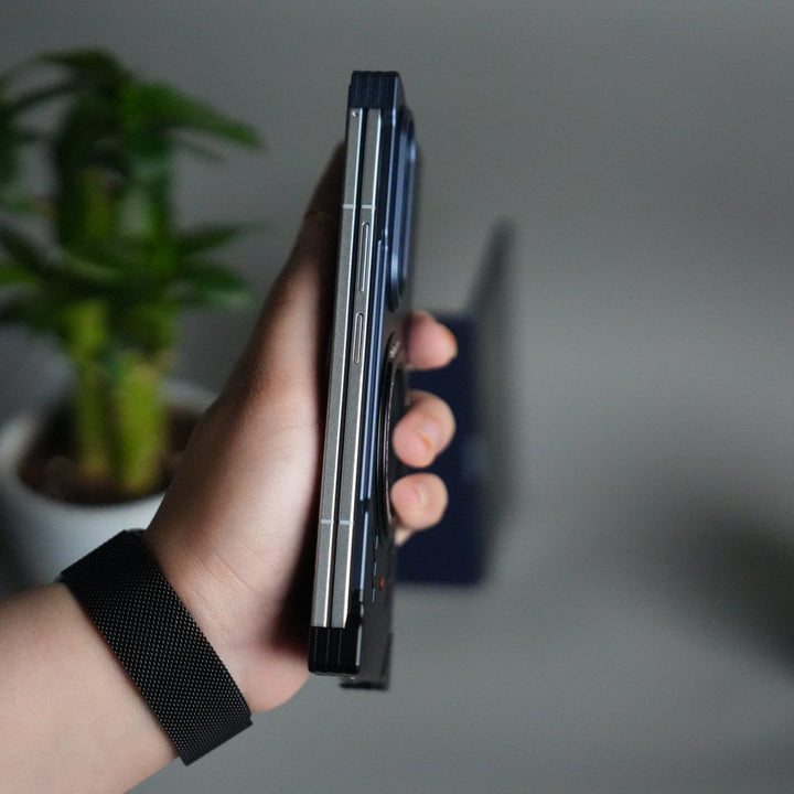 FRATO Fold 7 Collection Galaxy Z Fold 7 Magnetic Aluminum Alloy Metal Rimless Frame Heat Dissipation Stand Phone Case