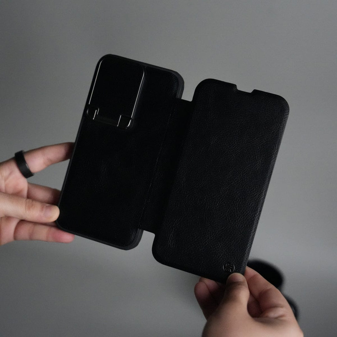 FRATO iPhone 15 Series 15 / Black iPhone 15 Series Flip Case With Metal Camera Stand