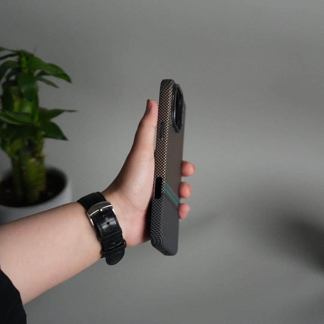 FRATO iPhone 15 Series iPhone 15 Series Carbon Fiber Texture Design Hard Pc MagSafe Case Cover BlackYellow