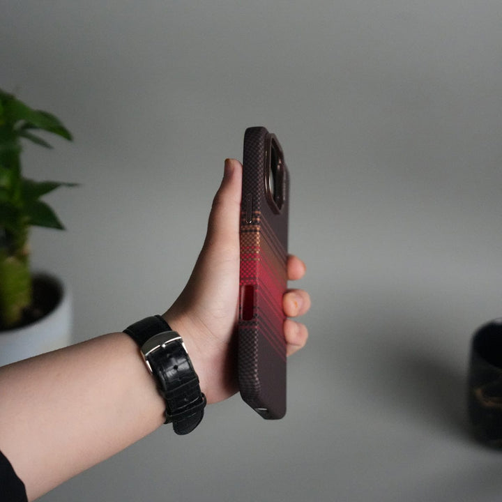 FRATO iPhone 15 Series iPhone 15 Series Carbon Fiber Texture Design Hard Pc MagSafe Case Cover Orangered