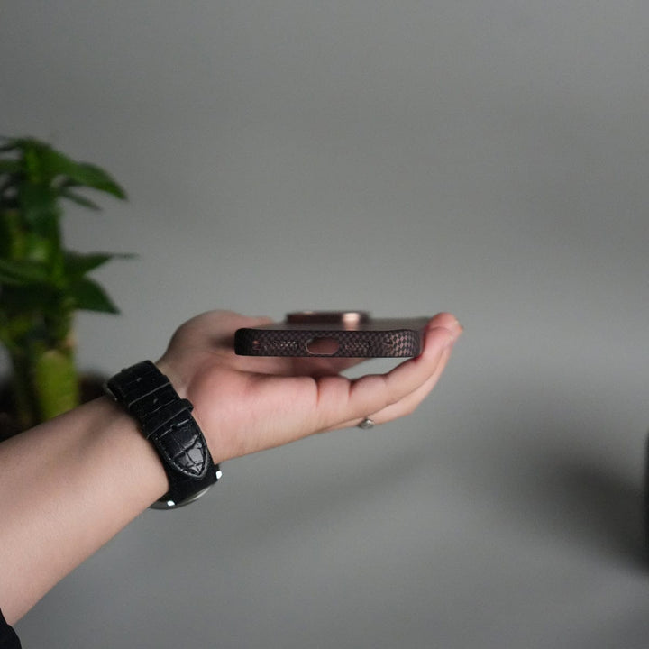 FRATO iPhone 15 Series iPhone 15 Series Carbon Fiber Texture Design Hard Pc MagSafe Case Cover Orangered