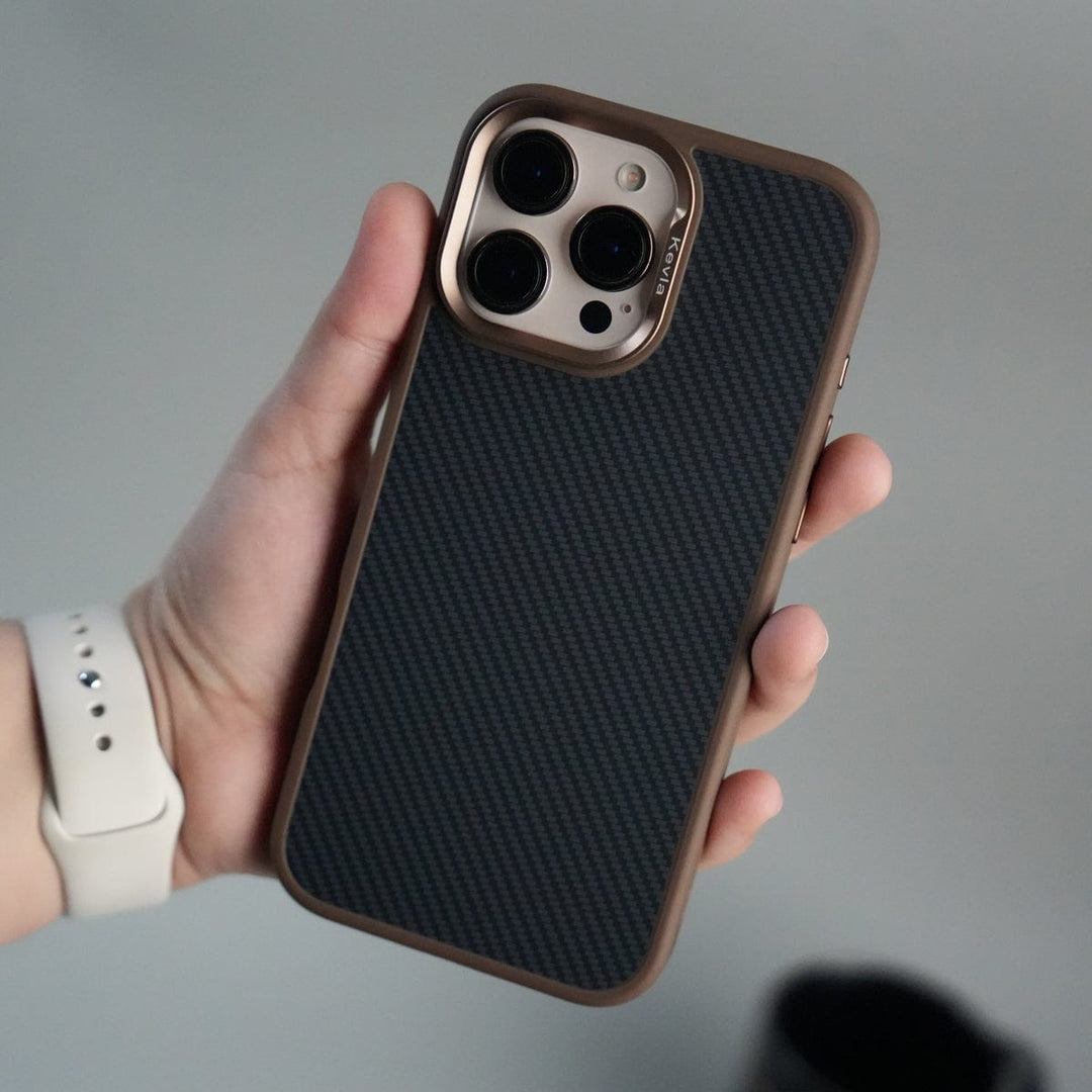 FRATO iPhone 16 Series 16 Pro Max / Desert Brown iPhone 16 Series Carbon Fiber Design MagSafe Cover