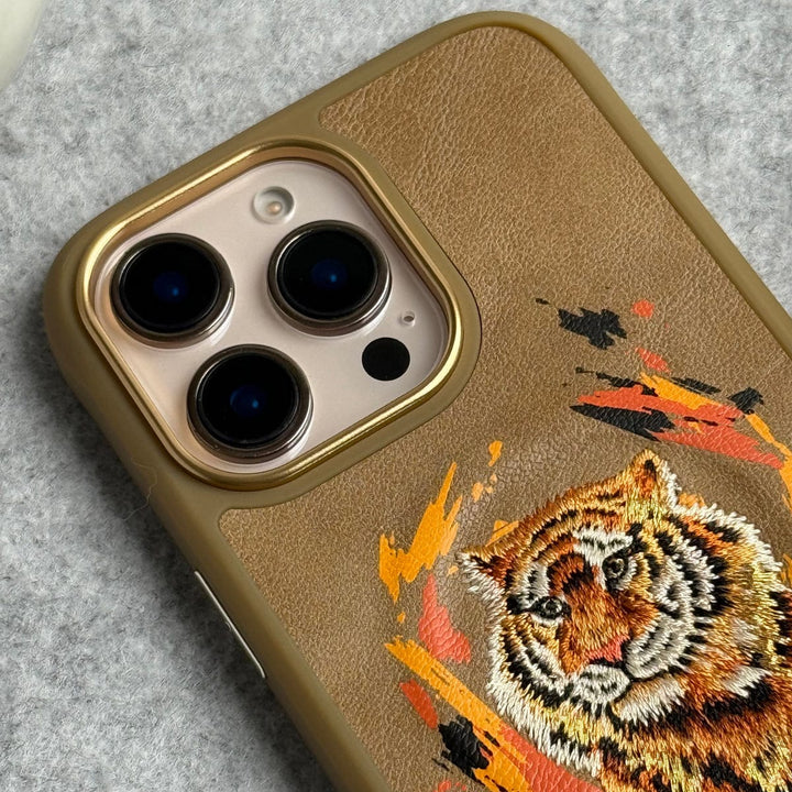 FRATO iPhone 16 Series iPhone 16 Pro Max / iPhone 16 Pro Wild Animal 3D Embroidery Tiger Face MagSafe Case
