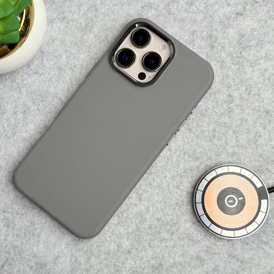 FRATO iPhone 16 Series iPhone 16 Series Premium Leather Texture Metal Camera Bump MagSafe Cover