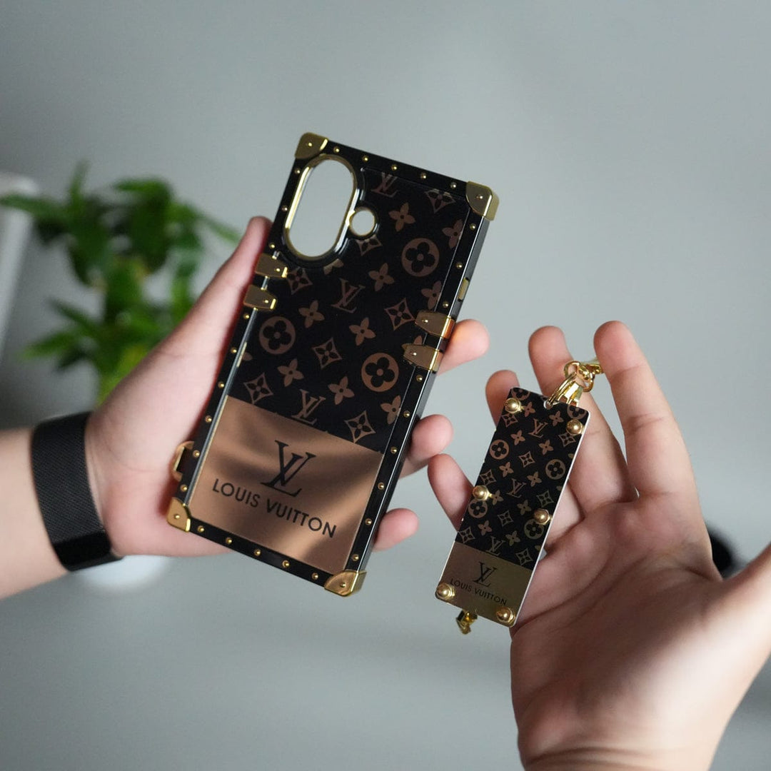 FRATO iPhone 17 Series 17 iPhone 17 Series Luxury Branded Trunk Case Cover With Chain