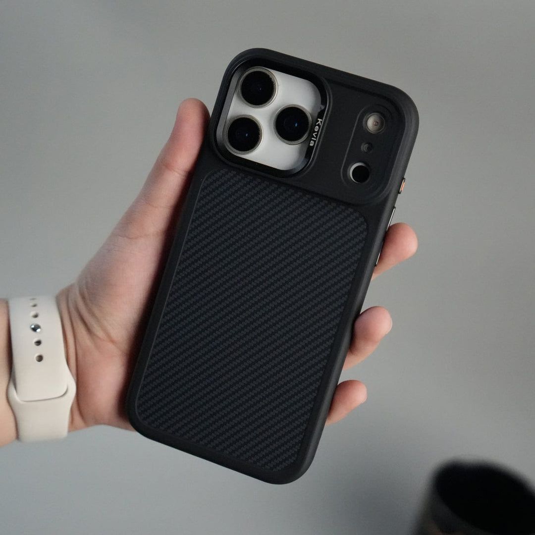 FRATO iPhone 17 Series 17 Pro Max / Black iPhone 17 Series Carbon Fiber Design MagSafe Cover