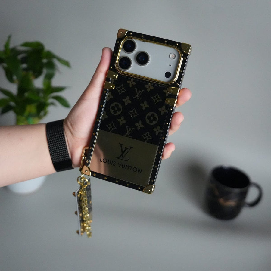FRATO iPhone 17 Series 17 Pro Max iPhone 17 Series Luxury Branded Trunk Case Cover With Chain