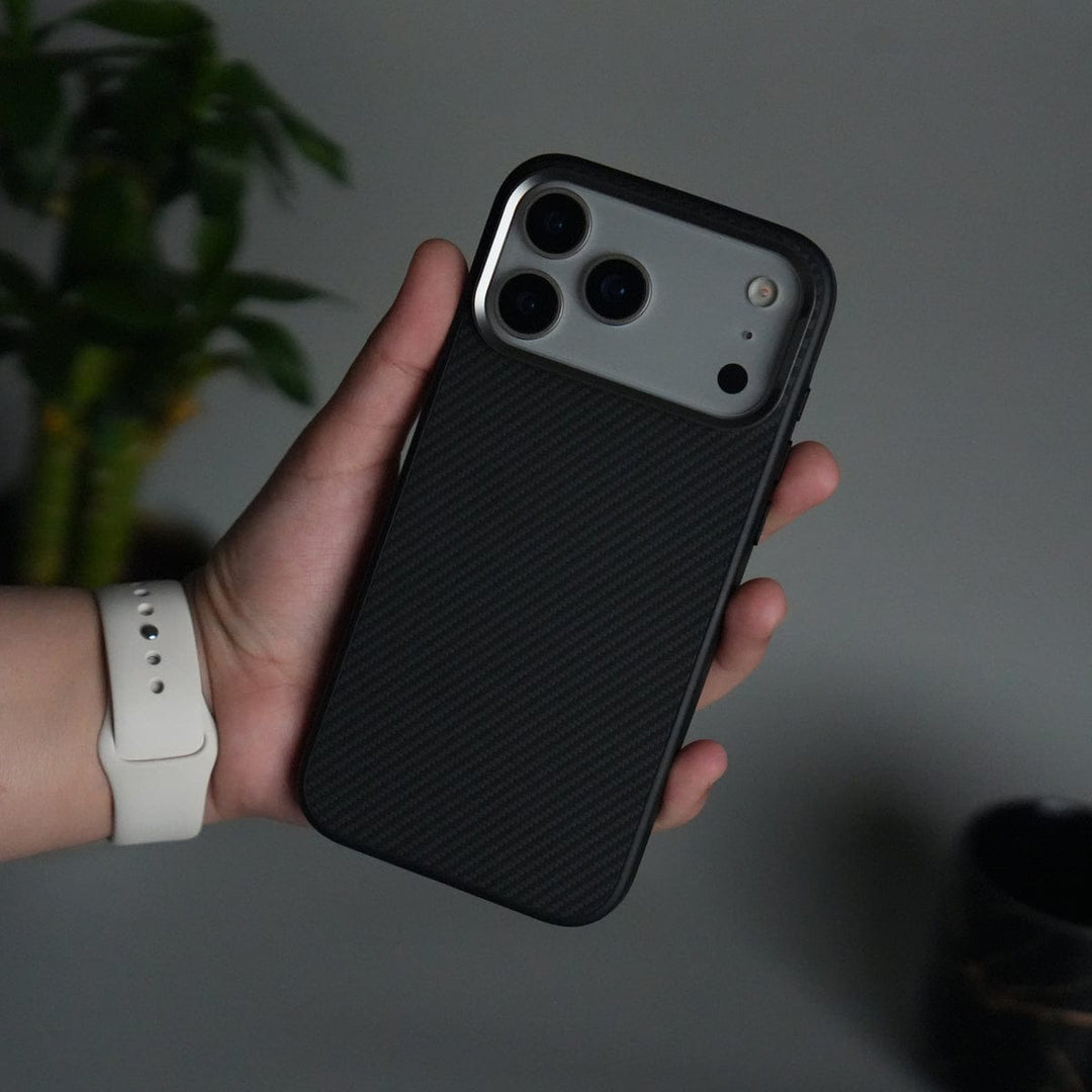 FRATO iPhone 17 Series Black iPhone 17 Pro Max Metal Camera Ring Carbon Fiber Design MagSafe Cover