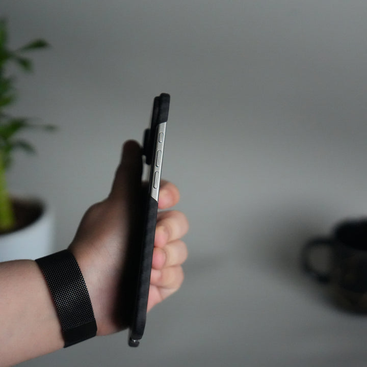 FRATO iPhone 17 Series iPhone 17 Air Carbon Fiber Slim Case | Ultra-Thin Magnetic Charging Ring Cover