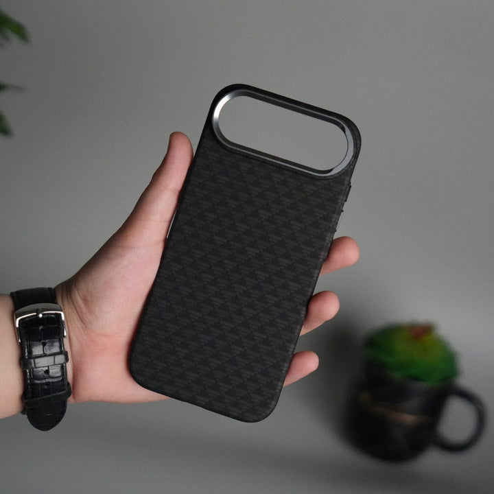 FRATO iPhone 17 Series iPhone 17 Air Carbon Fiber Texture Design Hard Pc MagSafe Case Cover Black Tringle Pattern