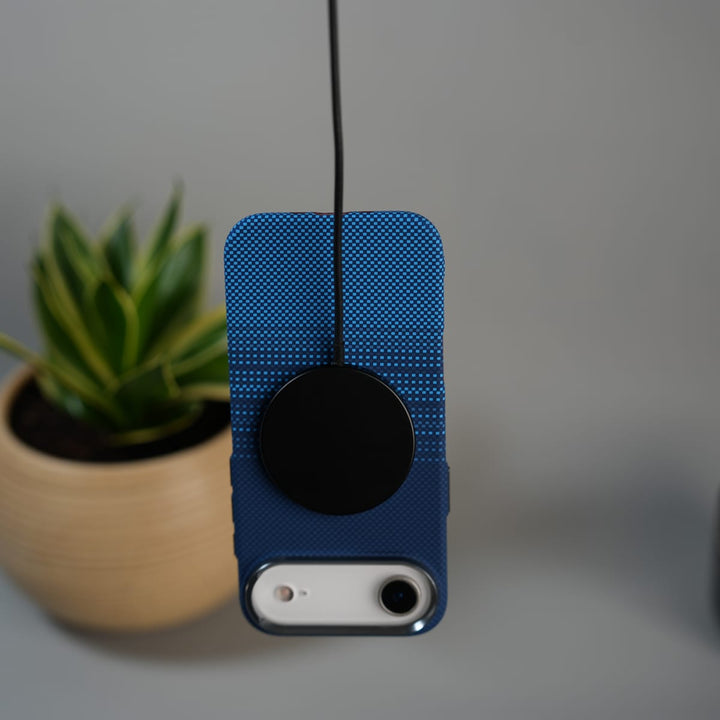 FRATO iPhone 17 Series iPhone 17 Air Carbon Fiber Texture Design Hard Pc MagSafe Case Cover BlueDot