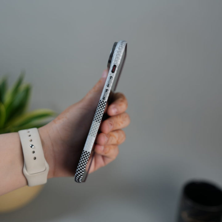 FRATO iPhone 17 Series iPhone 17 Air Carbon Fiber Texture Design Hard Pc MagSafe Case Cover GrayBlackLine Design