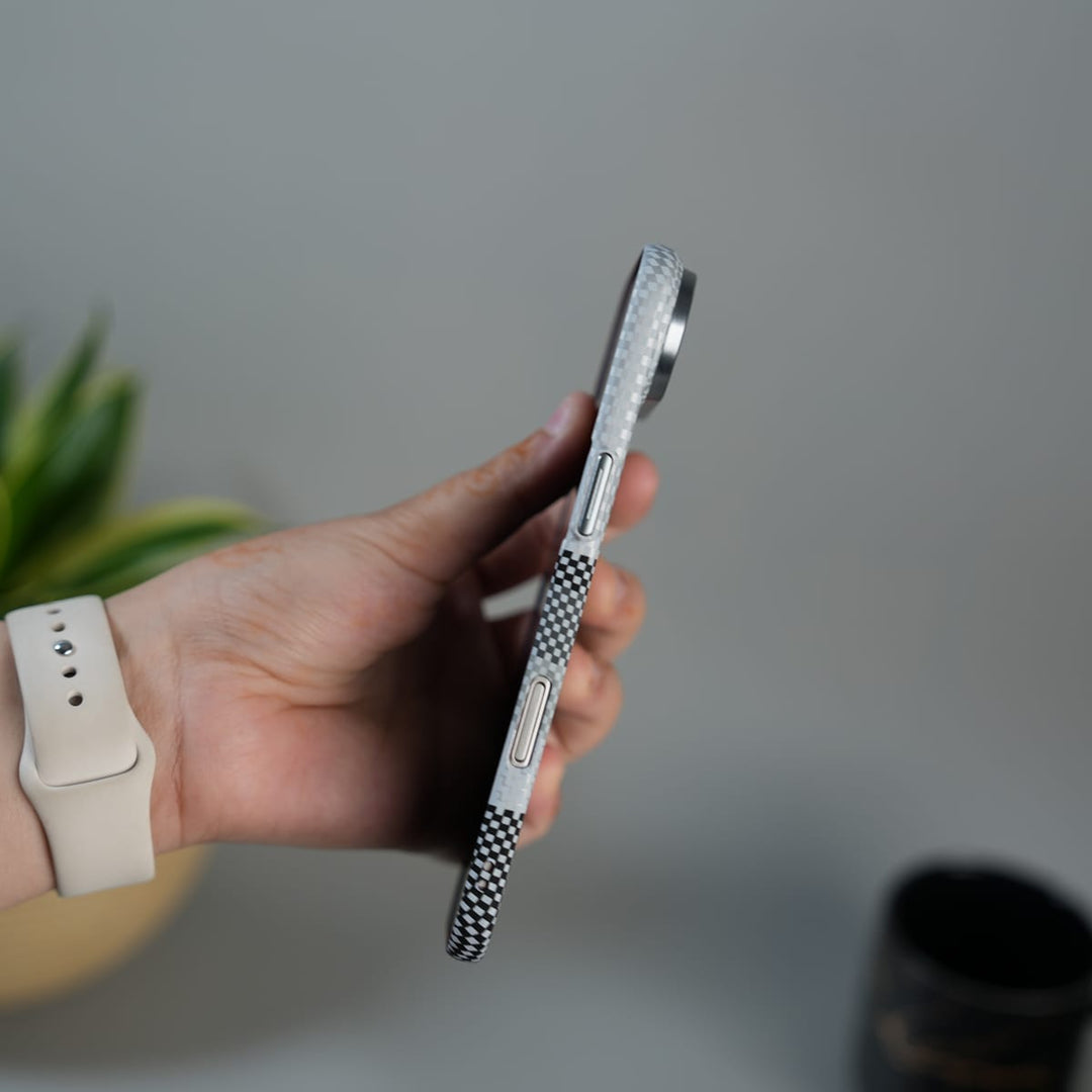 FRATO iPhone 17 Series iPhone 17 Air Carbon Fiber Texture Design Hard Pc MagSafe Case Cover GrayBlackLine Design