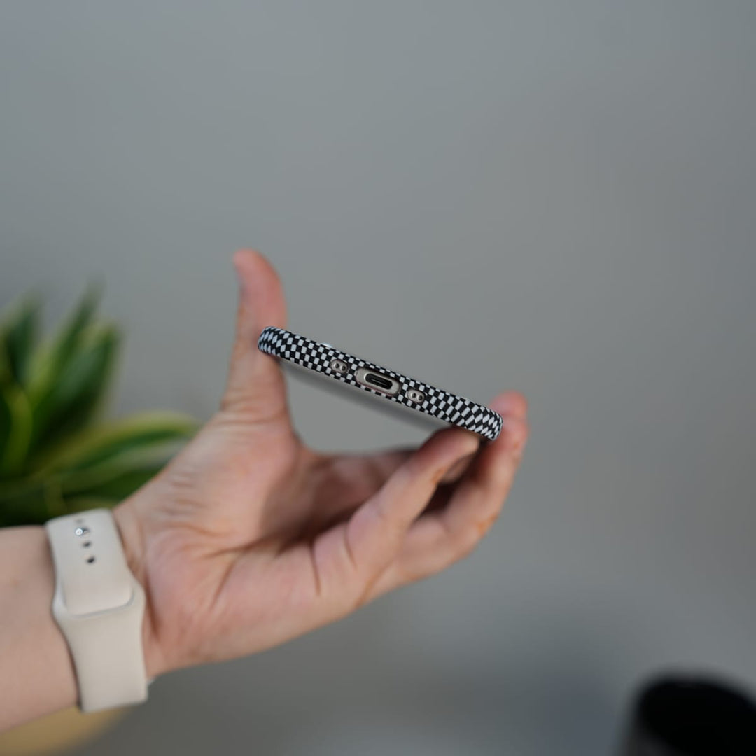 FRATO iPhone 17 Series iPhone 17 Air Carbon Fiber Texture Design Hard Pc MagSafe Case Cover GrayBlackLine Design