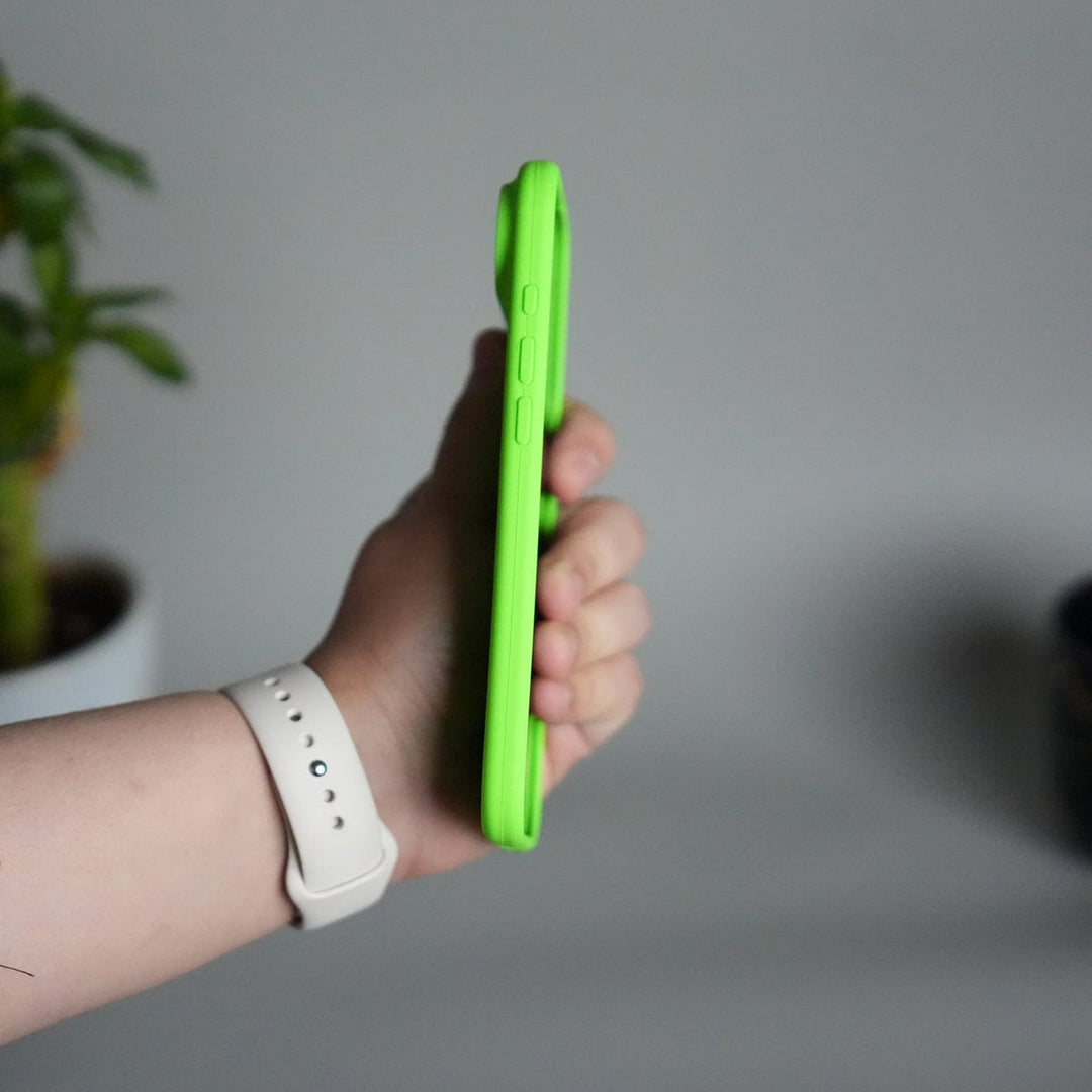 FRATO iPhone 17 Series iPhone 17 Air Liquid Silicone Case Cover (Neon Green)
